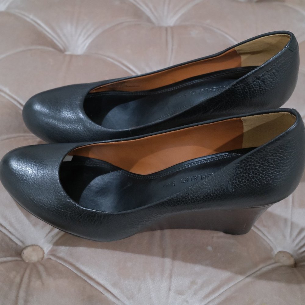 Banana Republic 4 inch Wedge Size 7